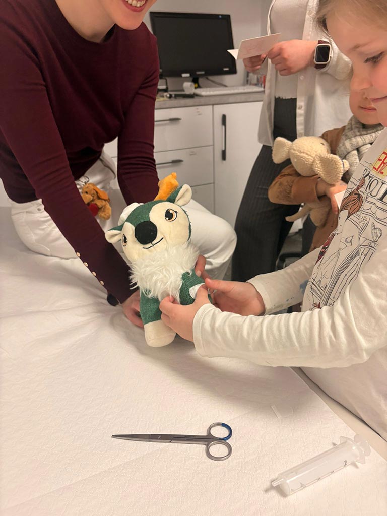 Teddysprechstunde in Bad Soden-Salmünster bei den Hausärzten MKK